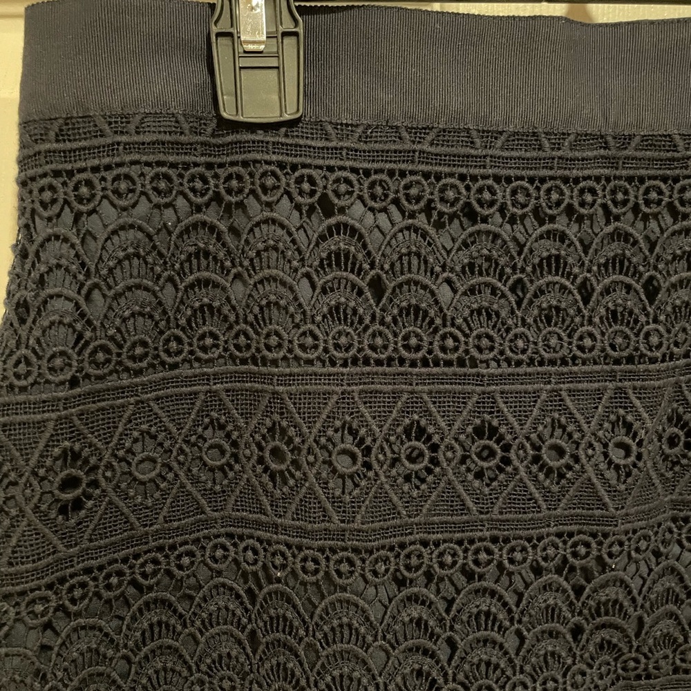LOFT Ann Taylor Navy Blue Lace Skirt Size 10 - Picture 3 of 4